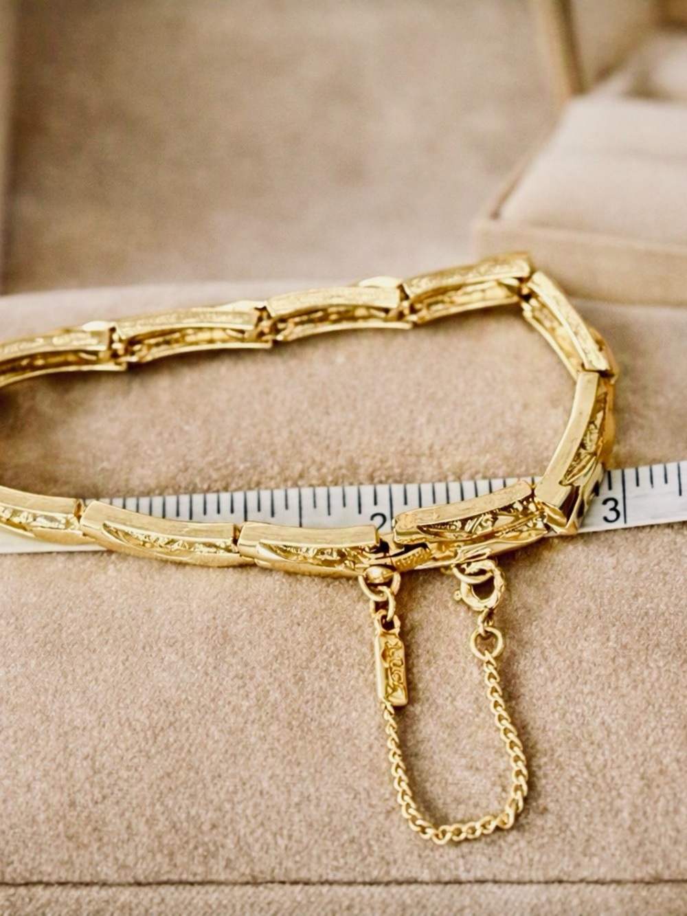 Vintage MONET Textured Gold Bracelet — 1960s Classic with Etched Accents - Picture 5 of 5